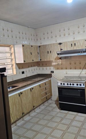 Casa à venda com 304m², 5 quartos e 2 vagas Casa à venda com 304m², 5 quartos e 2 vagasCozinha