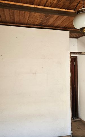 Casa à venda com 304m², 5 quartos e 2 vagas Casa à venda com 304m², 5 quartos e 2 vagasQuarto