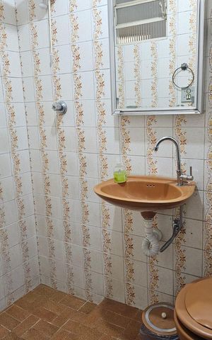 Casa à venda com 304m², 5 quartos e 2 vagas Casa à venda com 304m², 5 quartos e 2 vagasBanheiro