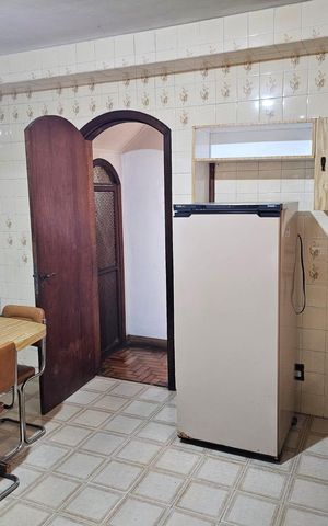 Casa à venda com 304m², 5 quartos e 2 vagas Casa à venda com 304m², 5 quartos e 2 vagasCozinha