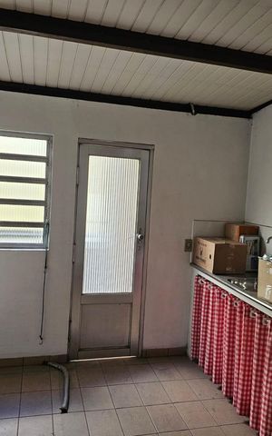 Casa à venda com 304m², 5 quartos e 2 vagas Casa à venda com 304m², 5 quartos e 2 vagasCozinha