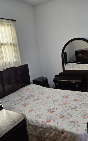 Casa à venda com 304m², 5 quartos e 2 vagas Casa à venda com 304m², 5 quartos e 2 vagasQuarto