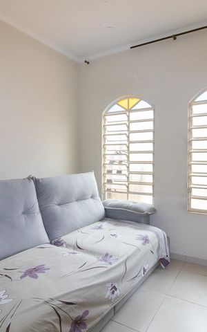 Casa à venda com 96m², 2 quartos e 3 vagas Casa à venda com 96m², 2 quartos e 3 vagasSala