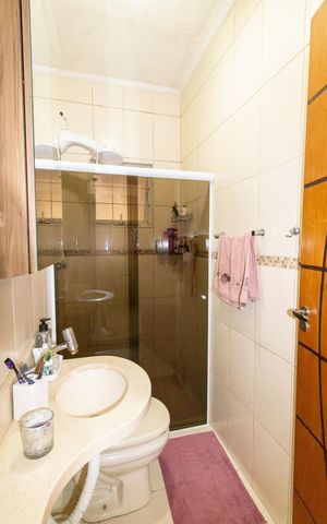 Casa à venda com 96m², 2 quartos e 3 vagas Casa à venda com 96m², 2 quartos e 3 vagasBanheiro