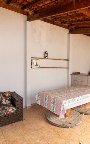 Casa à venda com 96m², 2 quartos e 3 vagas Casa à venda com 96m², 2 quartos e 3 vagasÁrea externa