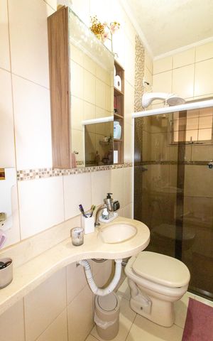 Casa à venda com 96m², 2 quartos e 3 vagas Casa à venda com 96m², 2 quartos e 3 vagasBanheiro