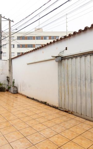 Casa à venda com 96m², 2 quartos e 3 vagas Casa à venda com 96m², 2 quartos e 3 vagasÁrea externa