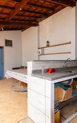 Casa à venda com 96m², 2 quartos e 3 vagas Casa à venda com 96m², 2 quartos e 3 vagasÁrea externa