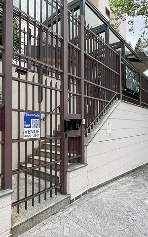 Apartamento à venda com 130m², 3 quartos e 2 vagasFachada + plaquinha