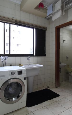 Apartamento à venda com 128m², 3 quartos e 2 vagasÁrea de Serviço