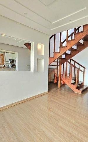 Casa à venda com 150m², 3 quartos e 2 vagas Casa à venda com 150m², 3 quartos e 2 vagasSala