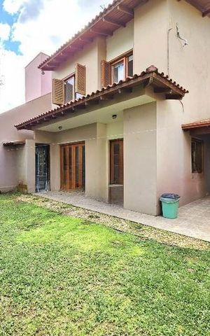 Casa à venda com 150m², 3 quartos e 2 vagas Casa à venda com 150m², 3 quartos e 2 vagasÁrea Externa