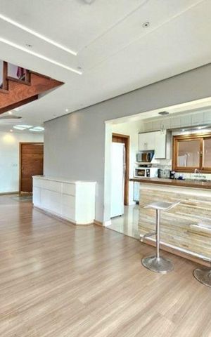 Casa à venda com 150m², 3 quartos e 2 vagas Casa à venda com 150m², 3 quartos e 2 vagasSala