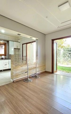 Casa à venda com 150m², 3 quartos e 2 vagas Casa à venda com 150m², 3 quartos e 2 vagasSala