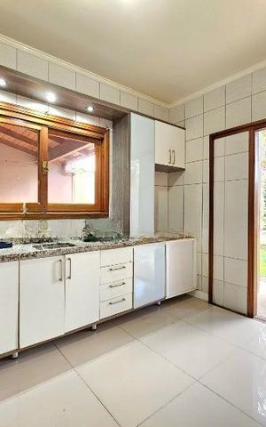 Casa à venda com 150m², 3 quartos e 2 vagas Casa à venda com 150m², 3 quartos e 2 vagasCozinha