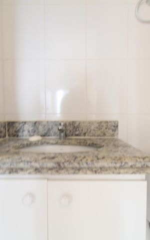 Apartamento para alugar com 79m², 2 quartos e 2 vagasBanheiro 