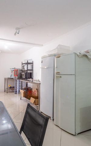 Casa à venda com 306m², 3 quartos e 3 vagas Casa à venda com 306m², 3 quartos e 3 vagasCozinha