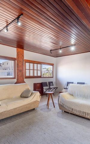 Casa à venda com 306m², 3 quartos e 3 vagas Casa à venda com 306m², 3 quartos e 3 vagasÁrea Externa