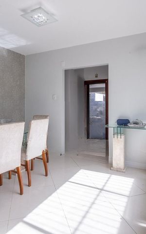 Casa à venda com 306m², 3 quartos e 3 vagas Casa à venda com 306m², 3 quartos e 3 vagasSala