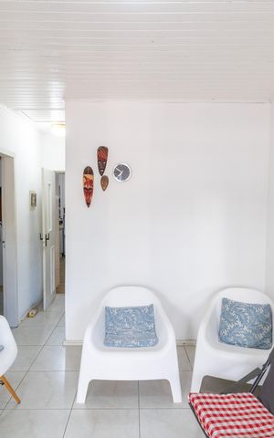 Casa à venda com 150m², 2 quartos e 3 vagas Casa à venda com 150m², 2 quartos e 3 vagasSala