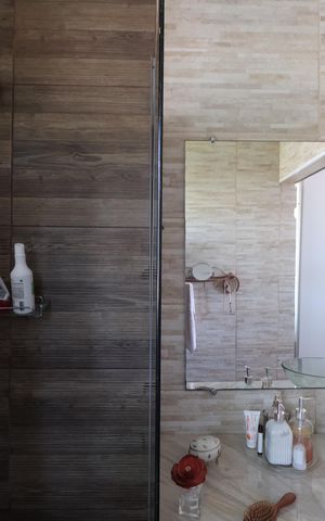 Casa à venda com 484m², 5 quartos e 3 vagasBanheiro/casa 2