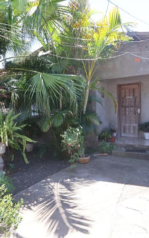 Casa à venda com 484m², 5 quartos e 3 vagasFachada casa 1