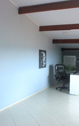 Casa à venda com 280m², 3 quartos e 3 vagasSótão 