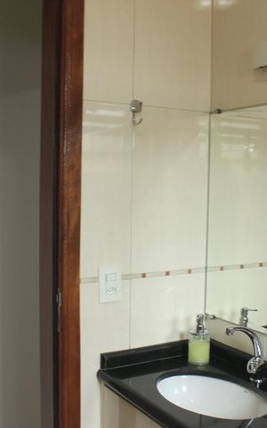 Casa à venda com 280m², 3 quartos e 3 vagasBanheiro social 