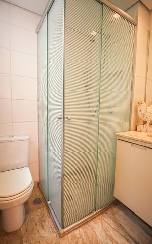 Apartamento à venda com 129m², 3 quartos e 3 vagasBanheiro da Suíte 1