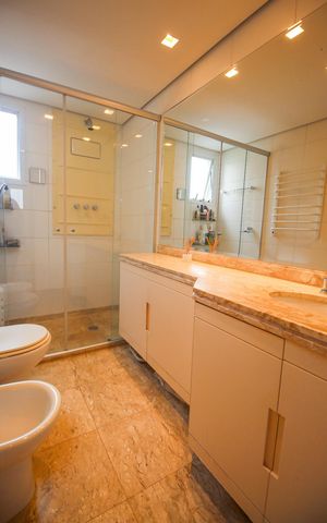 Apartamento à venda com 129m², 3 quartos e 3 vagasBanheiro da Suíte 2