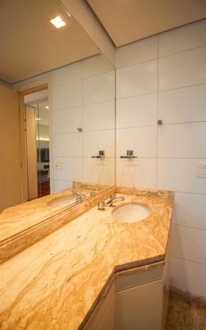 Apartamento à venda com 129m², 3 quartos e 3 vagasBanheiro da Suíte 1
