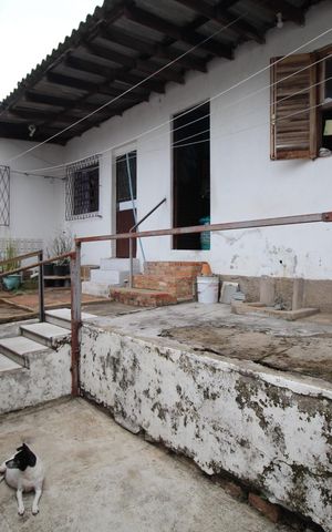 Casa à venda com 156m², 5 quartos e 4 vagasQuintal
