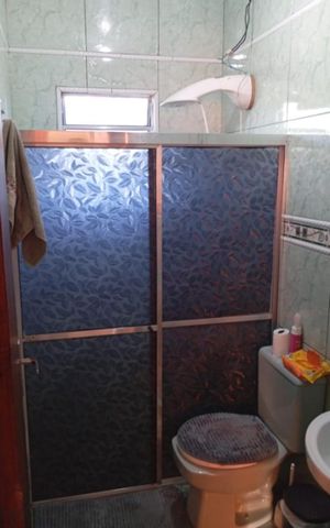 Casa à venda com 93m², 3 quartos e 1 vaga Casa à venda com 93m², 3 quartos e 1 vagaBanheiro