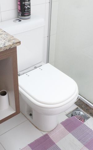 Apartamento à venda com 83m², 2 quartos e 2 vagasBanheiro da Suíte
