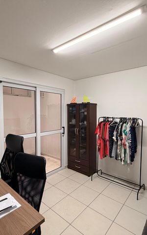 Casa à venda com 500m², 4 quartos e 4 vagasEscritório