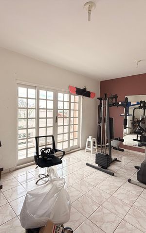 Casa à venda com 500m², 4 quartos e 4 vagasSala - Edícula