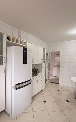 Casa à venda com 500m², 4 quartos e 4 vagasCozinha