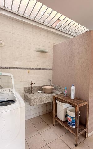Casa à venda com 500m², 4 quartos e 4 vagasÁrea de Serviço - Edícula