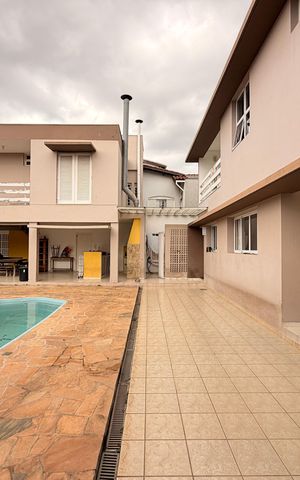 Casa à venda com 500m², 4 quartos e 4 vagasQuintal com Piscina