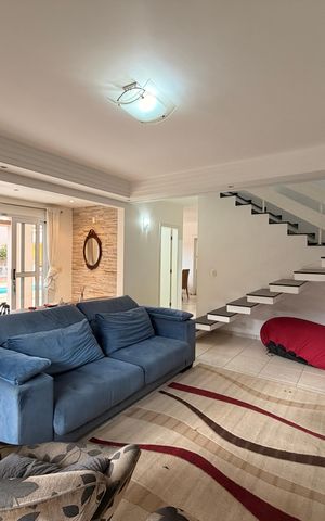 Casa à venda com 500m², 4 quartos e 4 vagasSala