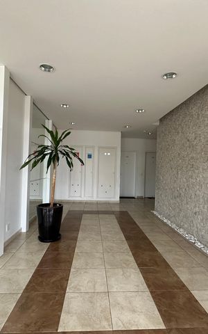 Apartamento à venda com 57m², 2 quartos e 1 vaga Apartamento à venda com 57m², 2 quartos e 1 vagaHall de entrada