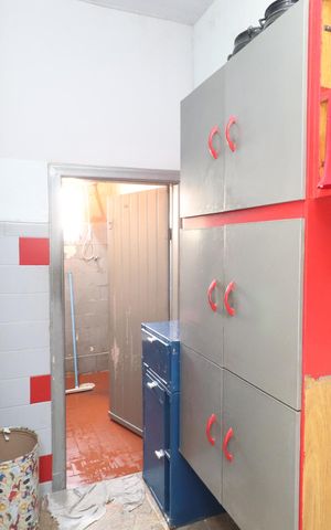 Casa à venda com 80m², 2 quartos e 2 vagasCozinha 