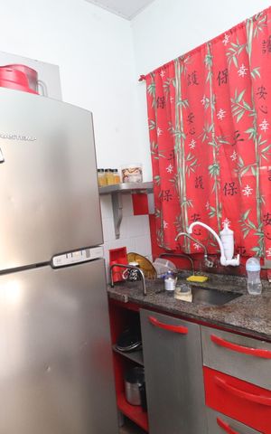Casa à venda com 80m², 2 quartos e 2 vagasCozinha 