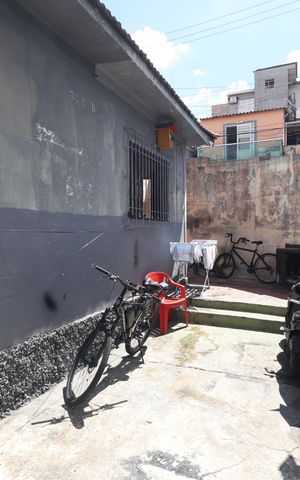 Casa à venda com 80m², 2 quartos e 2 vagasQuintal / Garagem 