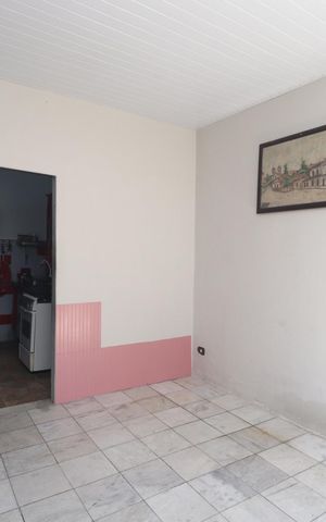 Casa à venda com 80m², 2 quartos e 2 vagasSala 