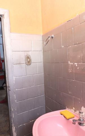 Casa à venda com 80m², 2 quartos e 2 vagasBanheiro 