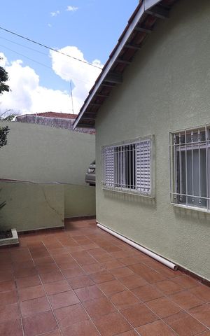 Casa à venda com 190m², 3 quartos e 3 vagas Casa à venda com 190m², 3 quartos e 3 vagasQuintal - Casa 1