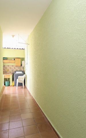 Casa à venda com 190m², 3 quartos e 3 vagas Casa à venda com 190m², 3 quartos e 3 vagasÁrea de Serviço - Casa 1