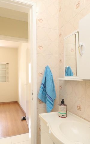 Casa à venda com 190m², 3 quartos e 3 vagas Casa à venda com 190m², 3 quartos e 3 vagasLavabo - Casa 1