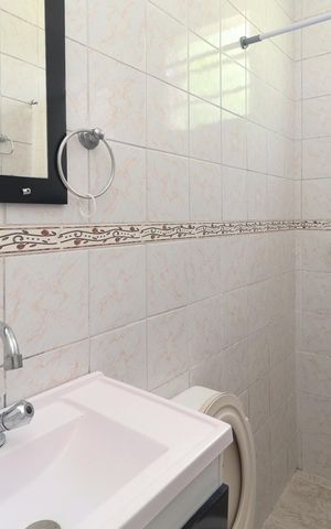 Casa à venda com 190m², 3 quartos e 3 vagas Casa à venda com 190m², 3 quartos e 3 vagasBanheiro - Casa 2